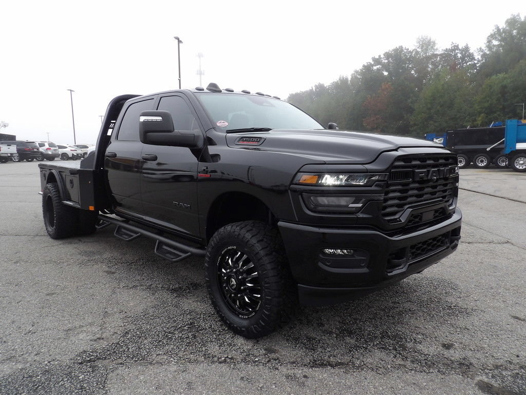 Used 2025 RAM 3500 Big Horn AWD/4WD image 10