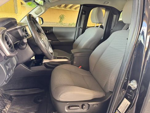 Used 2022 Toyota Tacoma SR5 RWD image 12