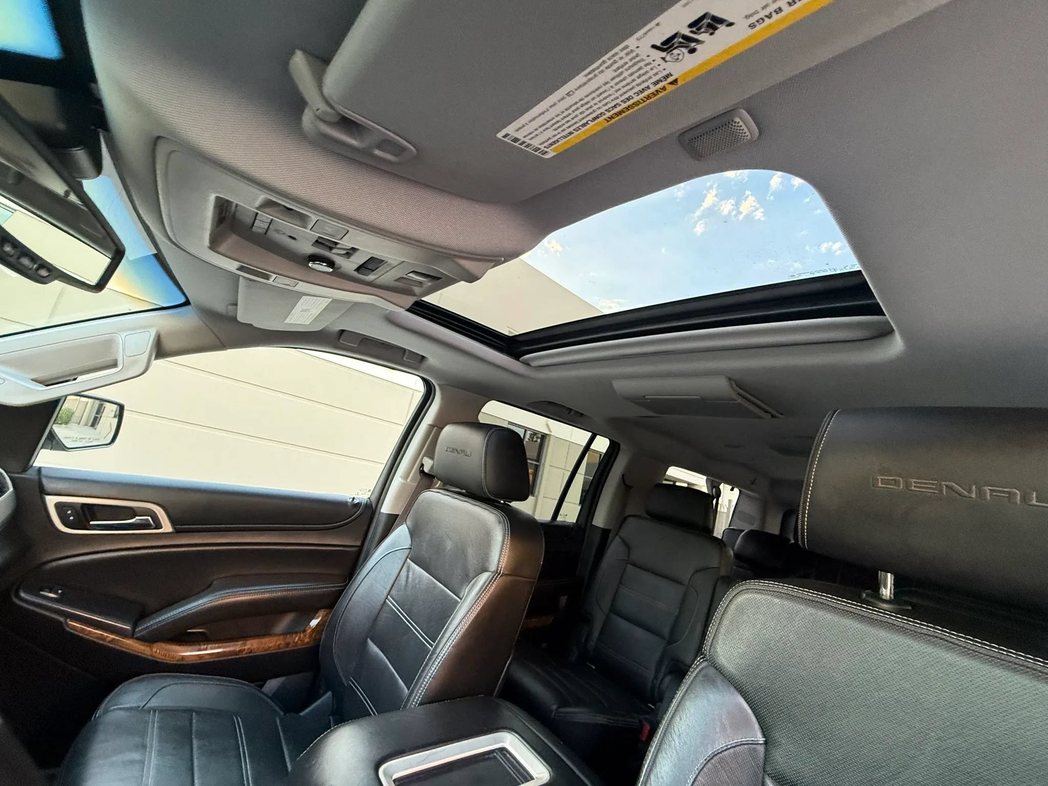 Used 2015 GMC Yukon XL Denali w/ Touring Package AWD/4WD image 18