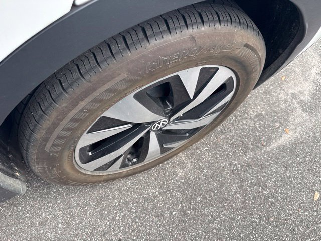 Certified 2024 Volkswagen ID.4 2WD image 10