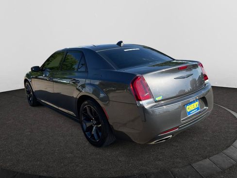 Used 2020 Chrysler 300 Touring w/ Sport Appearance Package RWD image 8