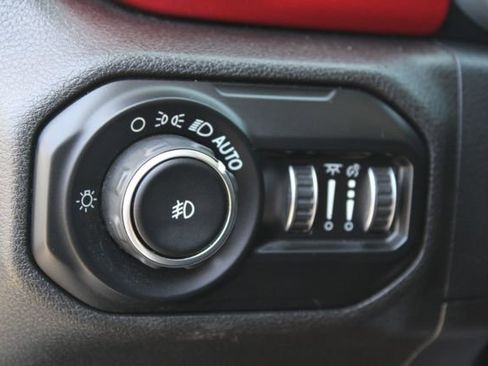Used 2018 Jeep Wrangler Unlimited Rubicon AWD/4WD image 14