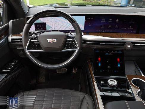 Used 2026 Cadillac Escalade ESV Platinum Sport AWD/4WD image 26