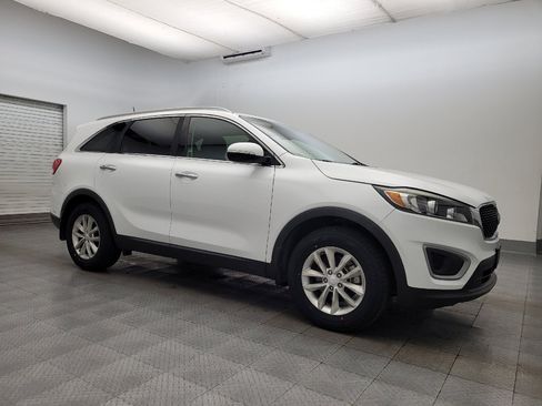 Used 2017 Kia Sorento LX image 11