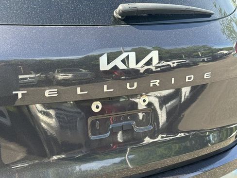 Used 2025 Kia Telluride S FWD image 9