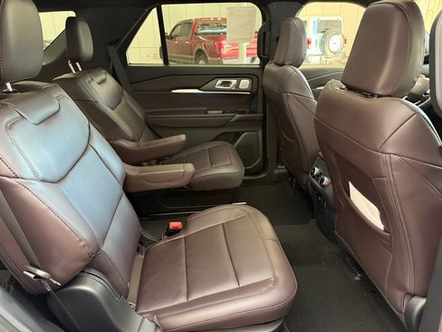 New 2026 Ford Explorer Platinum image 21