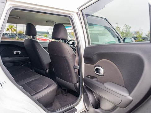 Used 2018 Kia Soul image 13