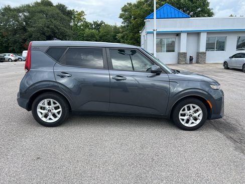 Used 2021 Kia Soul S FWD image 4