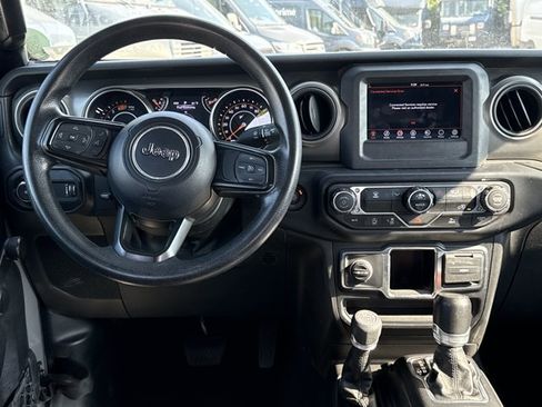 Used 2023 Jeep Wrangler Unlimited Sport AWD/4WD image 4
