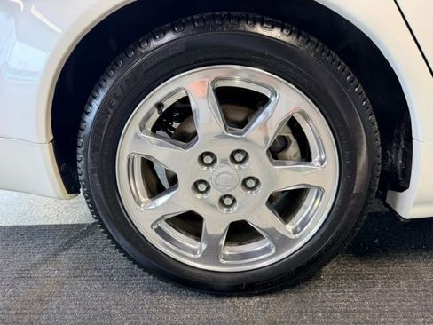 Used 2003 Cadillac CTS 3.2 w/ Preferred Equipment Group RWD image 17
