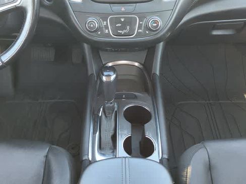 Used 2018 Chevrolet Malibu LT w/ Leather Package FWD image 26