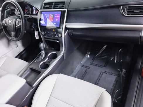 Used 2016 Toyota Camry SE FWD image 36