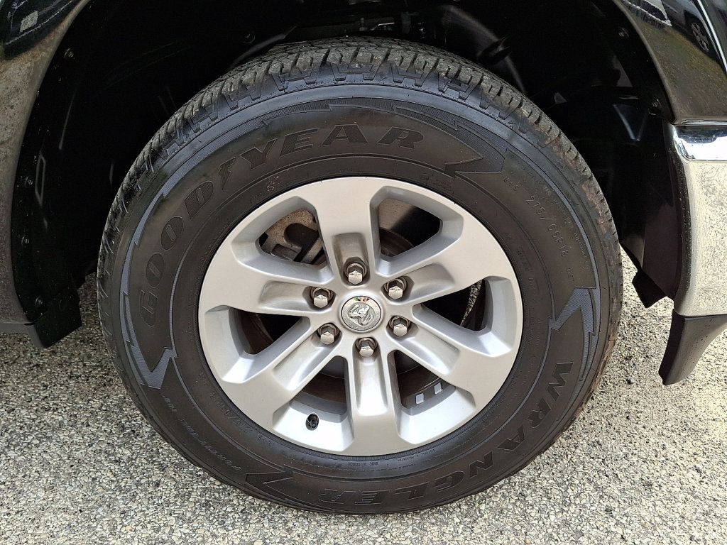 Used 2022 RAM 1500 Laramie AWD/4WD image 9