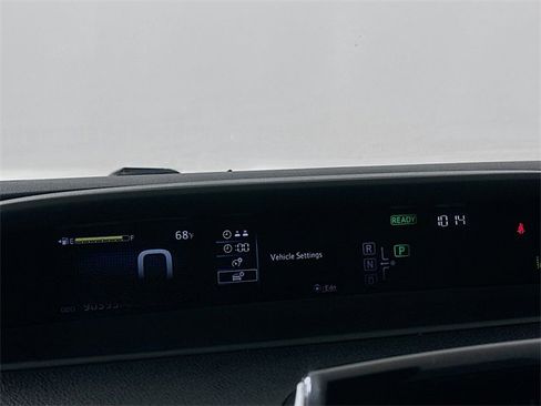 Used 2017 Toyota Prius Two image 4