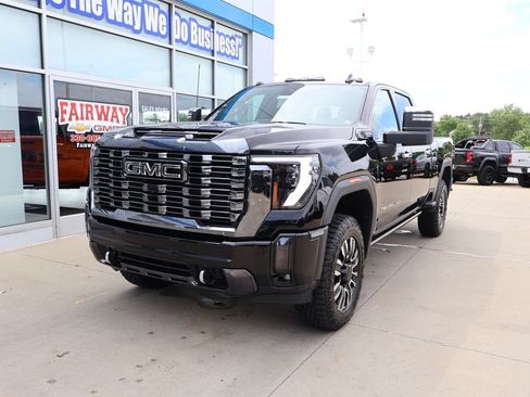 Used 2024 GMC Sierra 2500 Denali Ultimate AWD/4WD image 6