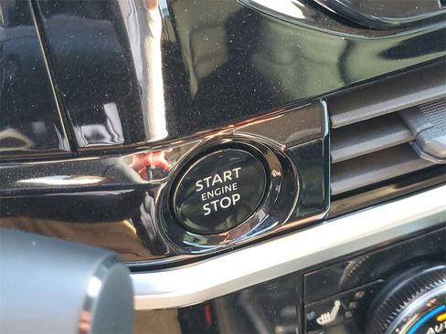 New 2025 Nissan Pathfinder SL w/ SL Premium Package image 16