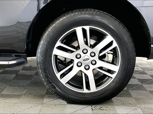 Used 2023 Ford Expedition Max Limited image 8