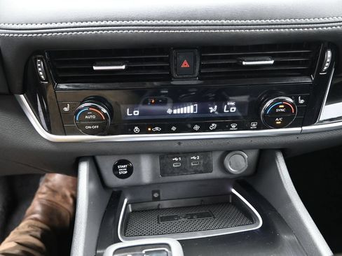 Used 2026 Nissan Rogue SL FWD image 15