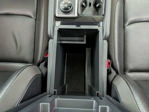 Used 2025 Nissan Pathfinder SL w/ SL Premium Package AWD/4WD image 33