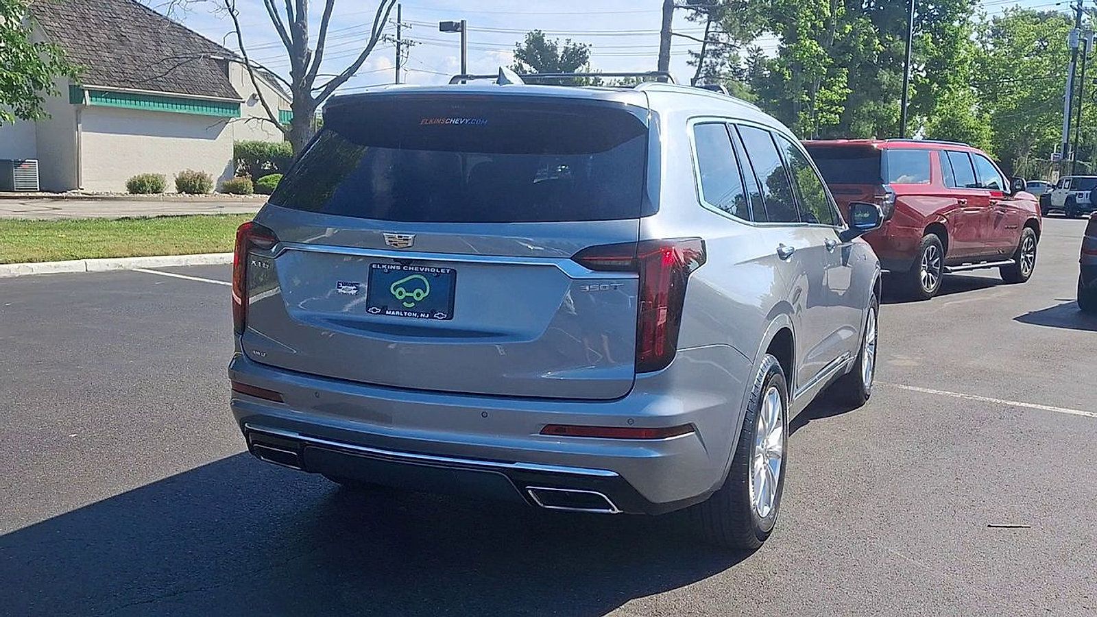 Certified 2025 Cadillac XT6 Luxury AWD/4WD image 2