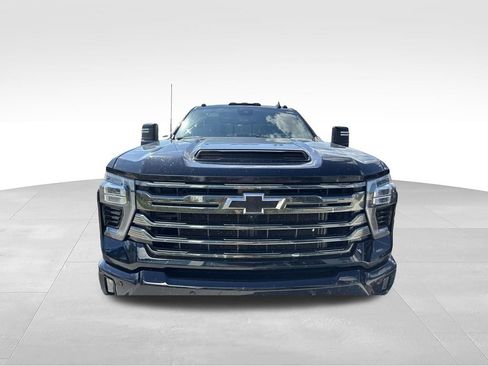 Certified 2024 Chevrolet Silverado 2500 High Country w/ High Country Premium Package AWD/4WD image 9