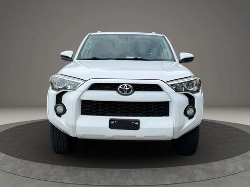 Used 2017 Toyota 4Runner SR5 AWD/4WD image 2
