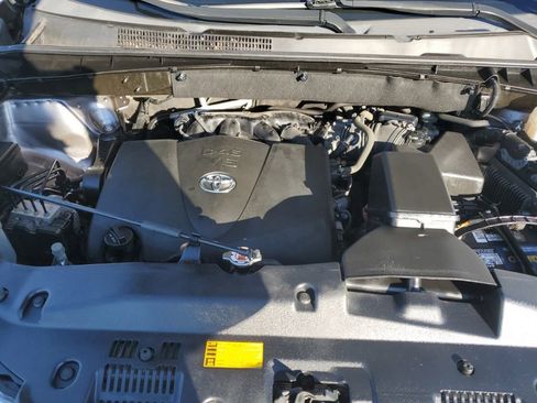 Used 2019 Toyota Highlander XLE image 12