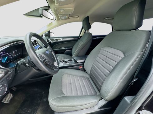 Used 2019 Ford Fusion SE FWD image 13