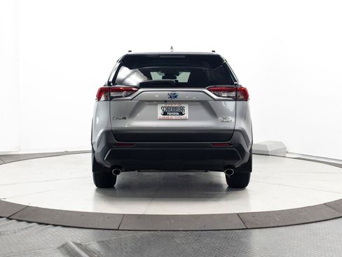 Used 2020 Toyota RAV4 XLE w/ All Weather Liner Package AWD/4WD image 9