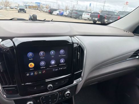 Used 2020 Chevrolet Traverse LT w/ LT Premium Package AWD/4WD image 13