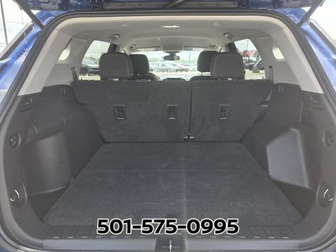 Used 2022 GMC Terrain SLE w/ Driver Convenience Package FWD image 16