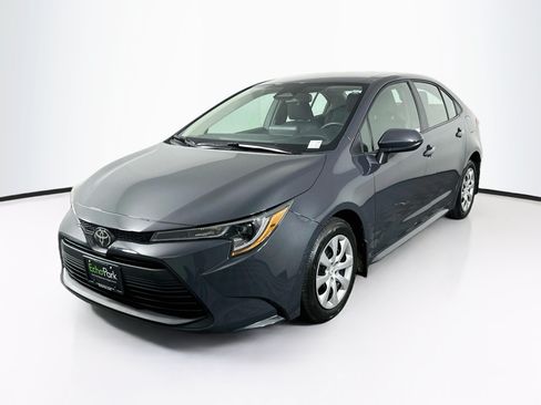 Used 2025 Toyota Corolla LE FWD image 3