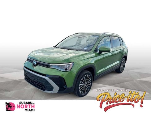 Used 2025 Volkswagen Taos SE FWD image 1
