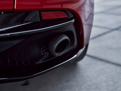 Used 2024 Aston Martin DB12 Coupe image 12