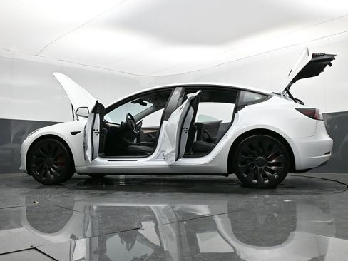 Used 2023 Tesla Model 3 Performance image 38