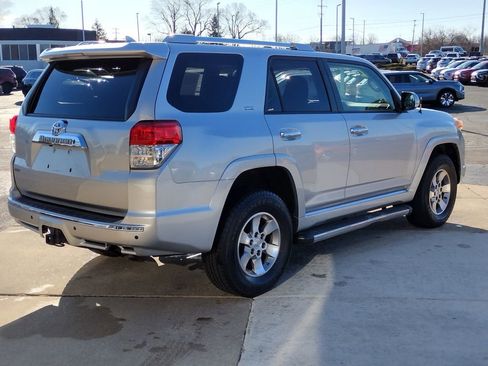 Used 2012 Toyota 4Runner SR5 w/ Convenience Pkg image 5