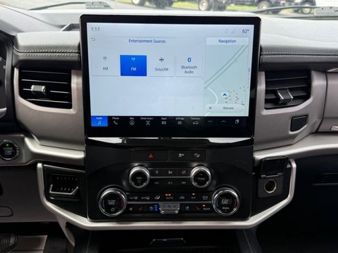Used 2022 Ford Expedition XLT AWD/4WD image 18