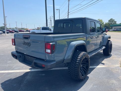 Used 2024 Jeep Gladiator Sport AWD/4WD image 15