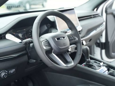 New 2026 Jeep Compass Latitude AWD/4WD image 25