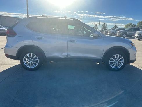 Used 2017 Nissan Rogue SV AWD/4WD image 40