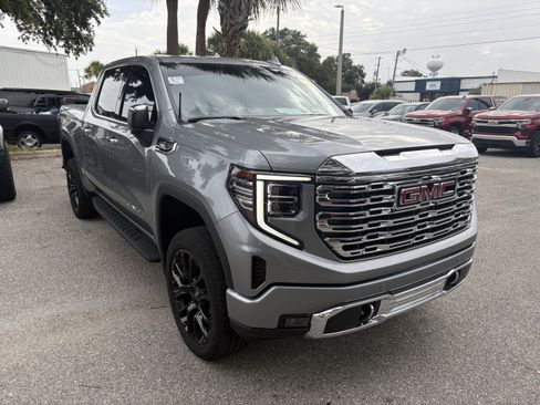 Used 2023 GMC Sierra 1500 Denali w/ Technology Package AWD/4WD image 1