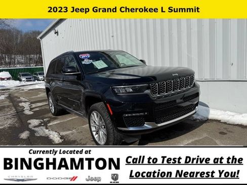 Used 2023 Jeep Grand Cherokee L Summit AWD/4WD image 2