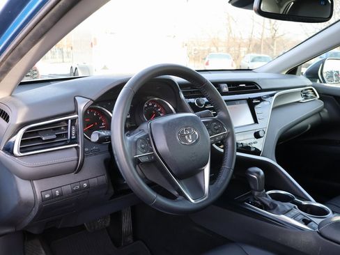 Used 2018 Toyota Camry XSE image 16