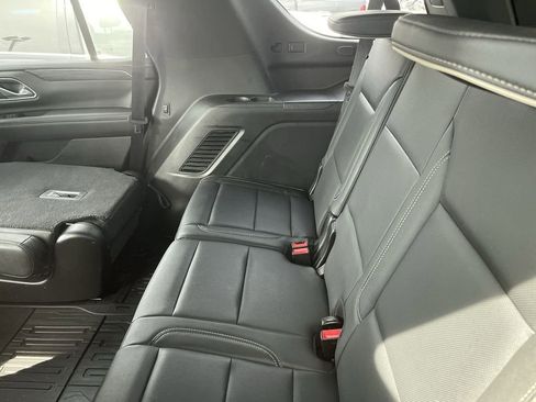 Used 2021 GMC Yukon SLT w/ SLT Premium Package AWD/4WD image 5