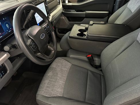 Used 2024 Ford F250 XLT w/ Black Appearance Package image 10