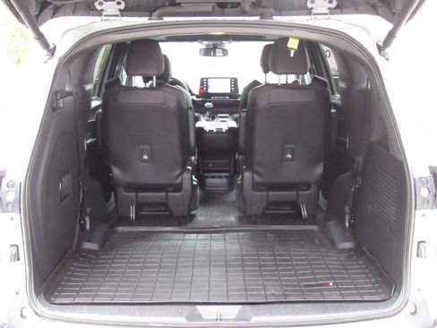 Certified 2024 Toyota Sienna XLE Woodland Edition AWD/4WD image 23