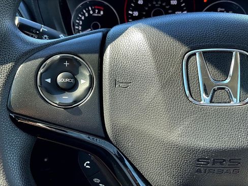 Used 2017 Honda HR-V LX image 18