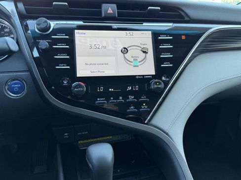 Used 2018 Toyota Camry XLE w/ Audio Package image 18