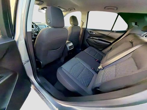 Used 2018 Chevrolet Equinox LT image 23