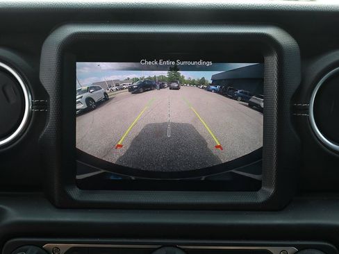 Used 2023 Jeep Wrangler Unlimited Sahara w/ Cold Weather Group AWD/4WD image 19